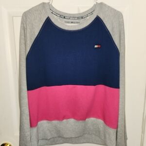 Long sleeved color block sweatshirt